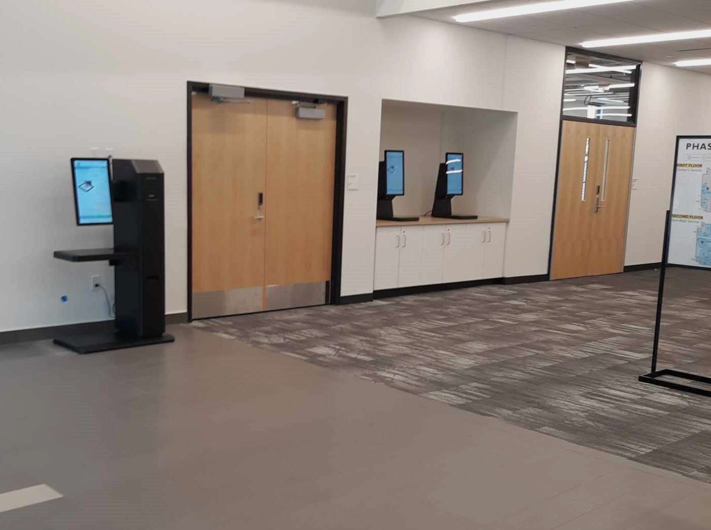 New self-stand checkout stations